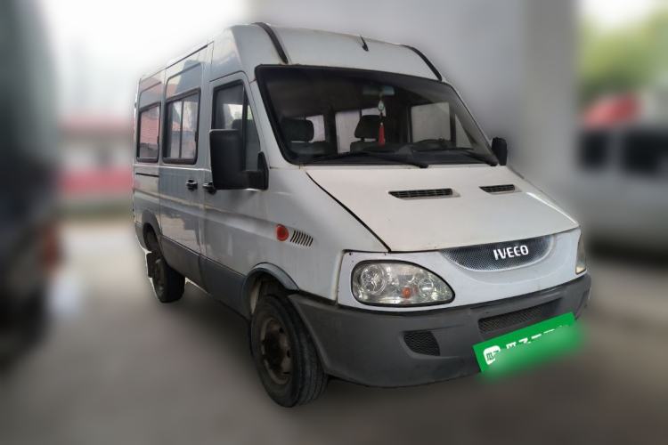 Used Iveco Turin 2009 2.8T-V36 Base Version Front Right 45 Deg