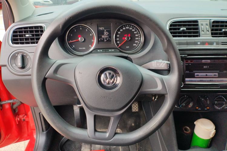 Used Volkswagen Polo 2014 1.6L Manual Comfort Edition
