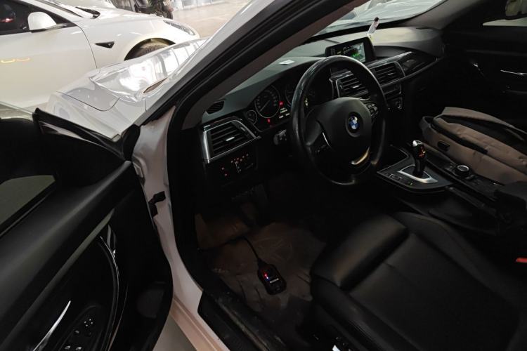 Used BMW 3 Series GT 2018 320i Sport Edition
