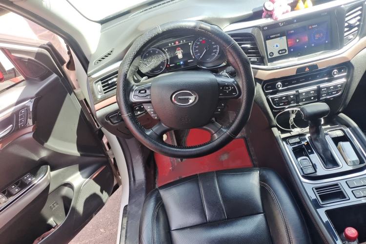 Used GAC Trumpchi GS8 2017 320T Two-Wheel Drive Luxury Smart Connectivity Version (7 Seats) Steering Wheel