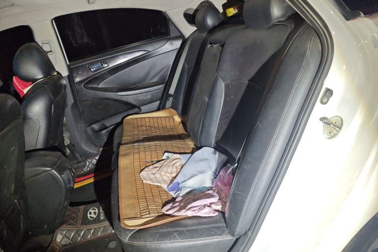 Used Hyundai Sonata 2013 2.4L Automatic Luxury Version China IV Standard Left Rear Seat