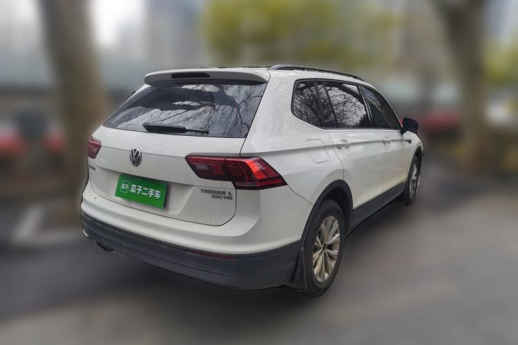 Used Volkswagen Tiguan L 2018 330TSI Automatic Two-Wheel Drive Luxury Edition Rear Right 45 Deg