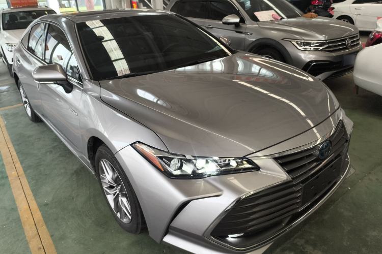 Used Toyota Avalon 2019 Dual-Engine 2.5L Luxury Edition China VI Standard Front Right 45 Deg