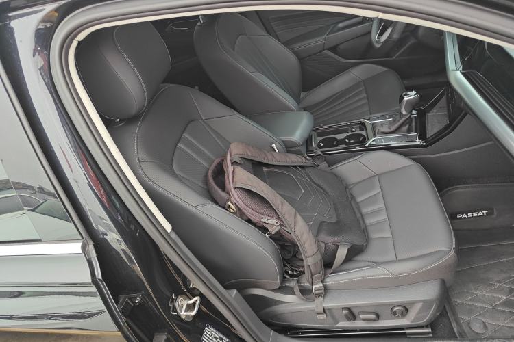 Used Volkswagen Passat 2025 Outstanding Model 380TSI Starry Dragon Edition Right Front Seat