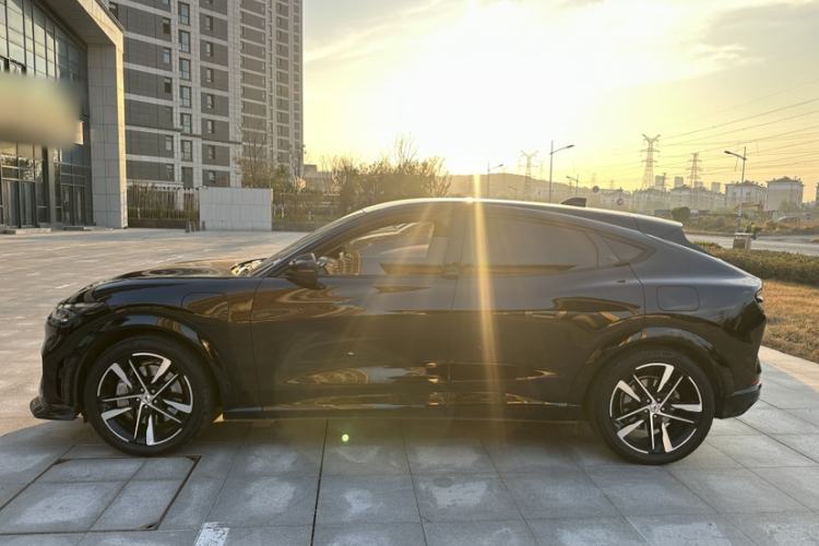 Used Ford Mustang Mach-E 2021 AION Y Plus Rear-Drive Luxury Edition (Long Range)