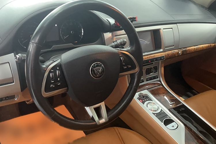 Used Jaguar XF 2015 XF 2.0T Sportbrake Luxury Edition
