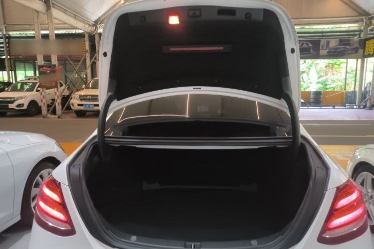 Used Mercedes-Benz E-Class 2016 E 300 L Sporty and Stylish Model Trunk