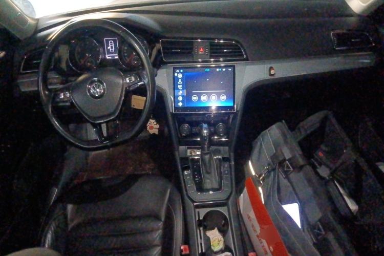 Used Volkswagen Lamando 2017 280TSI DSG Comfort Edition Center Console