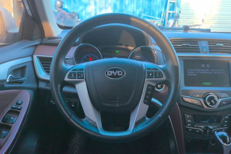 Used BYD G5 2014 1.5TID Automatic Prestige Model
