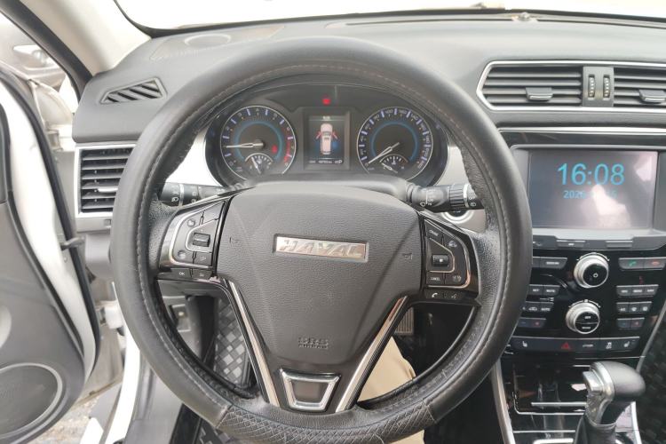 Used Haval H2 2017 Red-Label 1.5T Automatic Two-Wheel Drive Luxury Model Steering Wheel