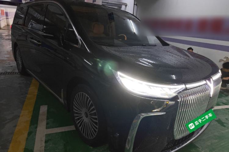 Used VOYAH Dream 2025 PHEV Four-Wheel Drive Prestige Kunpeng Edition Front Right 45 Deg