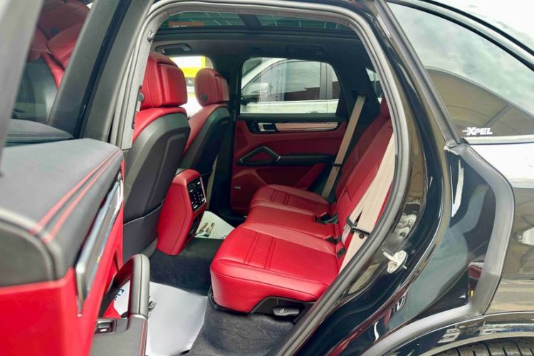 Used Porsche Cayenne 2023 Cayenne 3.0T Platinum Edition
