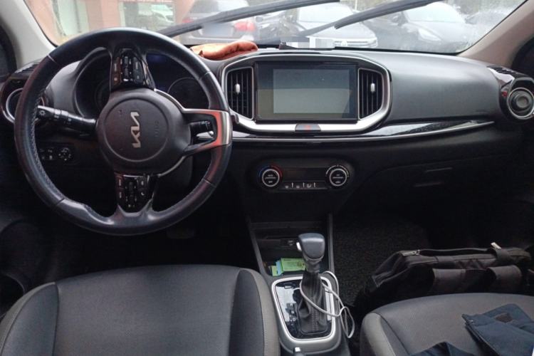 Used Kia kx1 Stonic 2021 1.4L CVT Sunroof Model Center Console