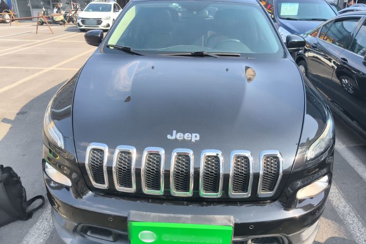 Used Jeep Cherokee 2016 2.4L Leading Edition
