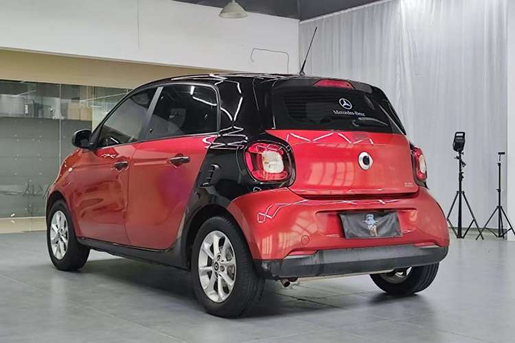 Used smart forfour 2018 1.0L 52 kW Dynamic Edition