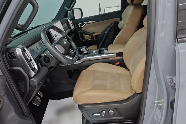 Used JETOUR Traveler 2023 2.0T All-Wheel Drive CrossPRO+