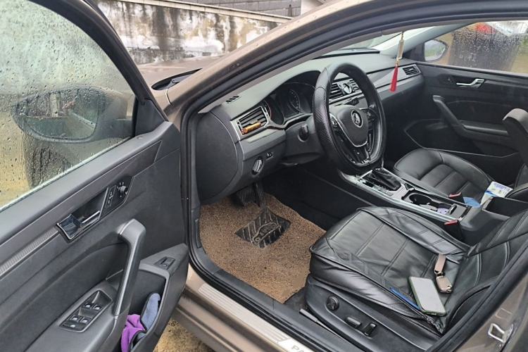 Used Volkswagen Passat 2017 330TSI DSG Luxury Edition Driver Seat