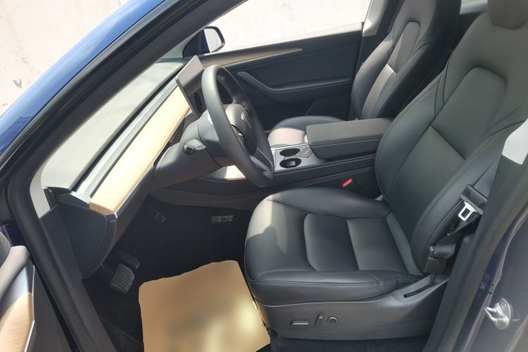 Used Tesla Model Y 2021 Long-Range All-Wheel-Drive Version
