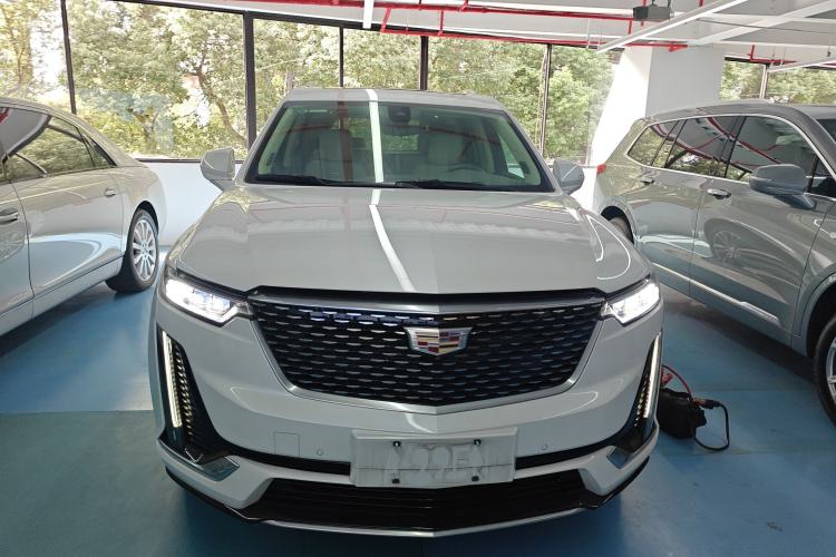 Used Cadillac XT6 2022 2.0T Six-Seater Four-Wheel Drive Luxury Version
