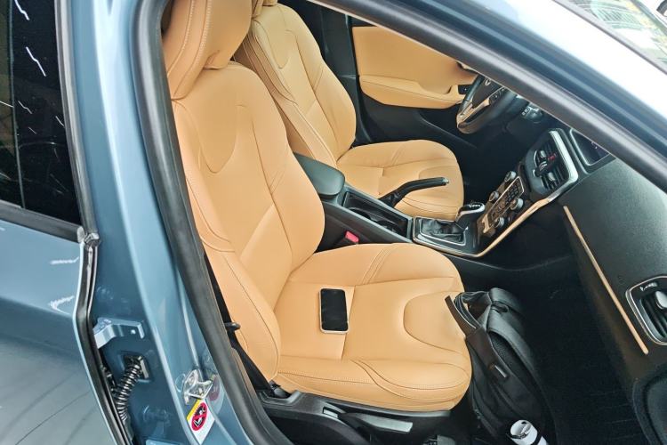 Used Volvo V40 2017 T3 Zhiyi Edition