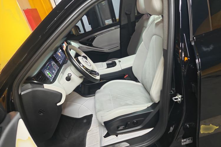 Used VOYAH FREE 2025 318 259 km All-Wheel-Drive Exploration Edition