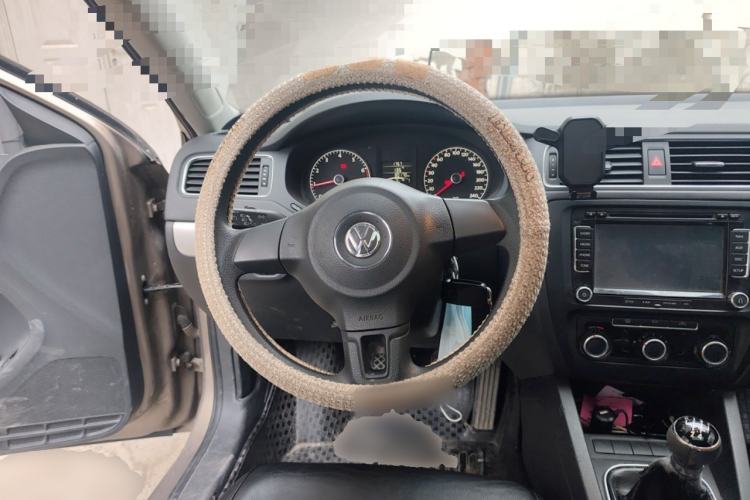 Used Volkswagen Sagitar 2012 1.6L Manual Comfort Model Steering Wheel