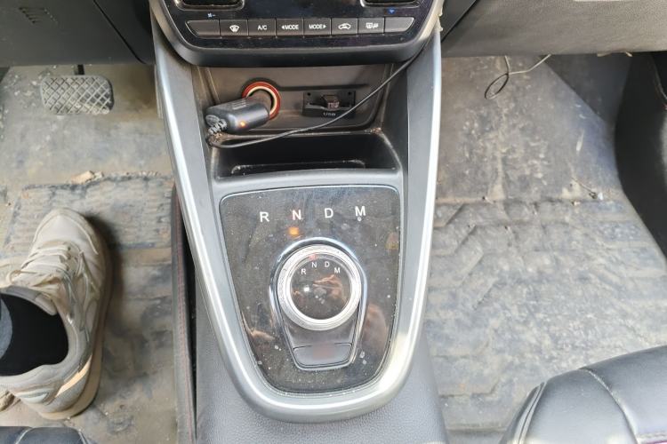 Used Baojun 510 2017 1.5L Automatic Fashion Model Gear Lever