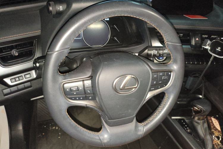 Used Lexus UX 2020 260h Explore & Adventure Edition