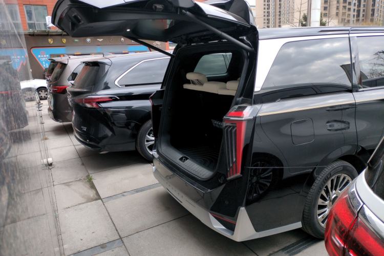 Used GAC Trumpchi M8 2023 Zongshi Series 400T Flagship Edition Trunk