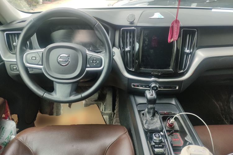 Used Volvo XC60 2019 T5 4x4 Smart Edition China V Standard
