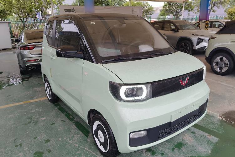 Used Wuling Hongguang MINIEV 2022 Macaron Premium Model – Lithium Iron Phosphate Front Right 45 Deg