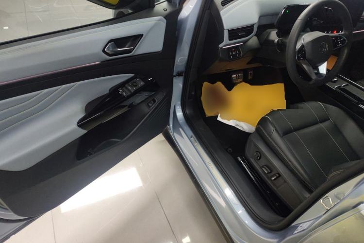 Used Volkswagen ID.4 X 2023 Pure Long-Range Version Driver Seat