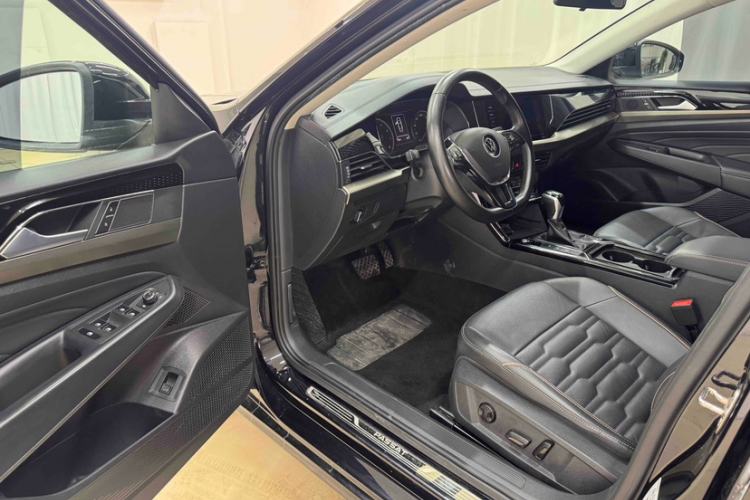 Used Volkswagen Passat 2021 280TSI Elite Edition Interior 8