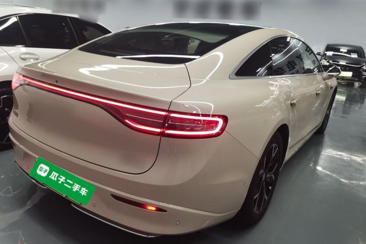 Used Hima Luxeed S7 2025 855 km Max Rear Right 45 Deg