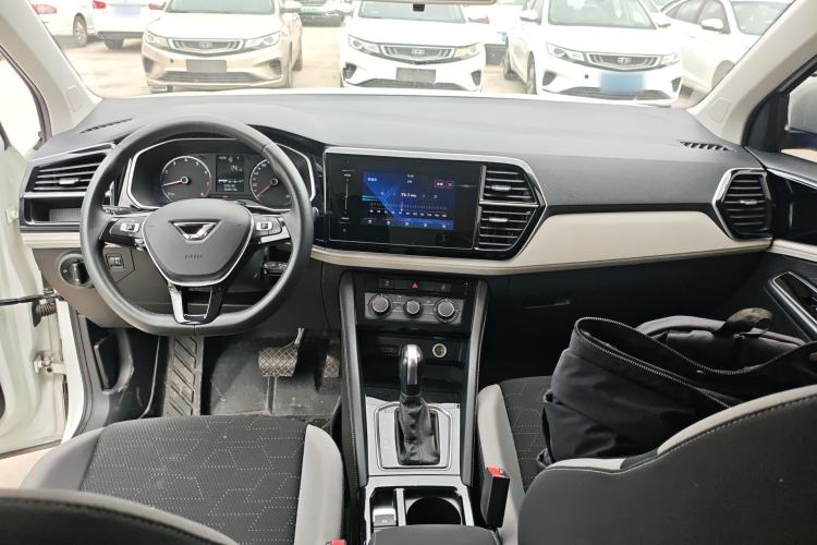 Used Jetta VS5 2023 280TSI Automatic Trend Edition Center Console