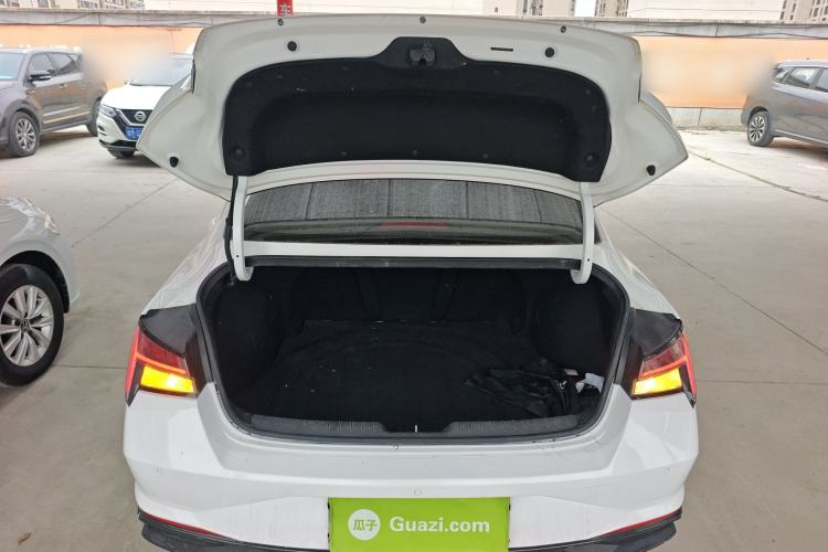 Used Hyundai Elantra 2021 1.5L CVT LUX Prestige Edition Trunk