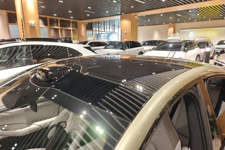 Used Xiaomi Auto SU7 2024 Four-Wheel Drive Ultra-Long Range Advanced Intelligent Driving Max Edition Roof