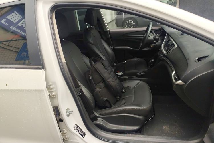 Used Buick GT 2021 Revised Version 1.3T Automatic Mild Hybrid Elite Edition Right Front Seat