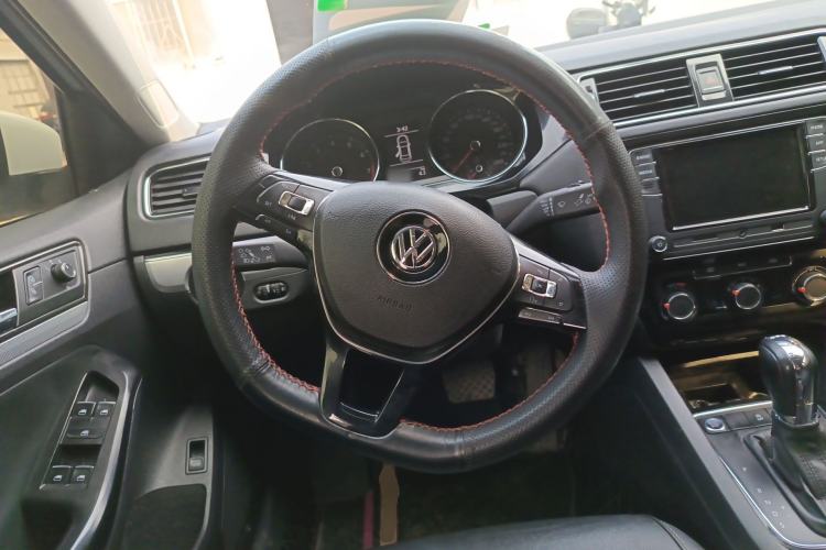 Used Volkswagen Sagitar 2018 280TSI DSG Ignite Edition Steering Wheel