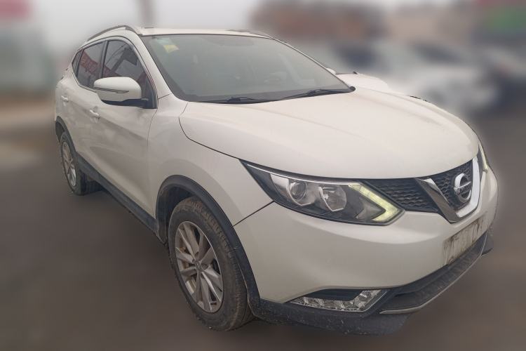 Used Nissan Qashqai 2016 2.0L CVT Elite Edition Front Right 45 Deg