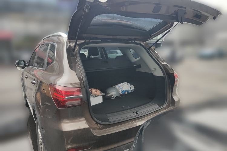 Used Roewe RX5 2016 20T Two-Wheel Drive Automatic Flagship Edition Trunk