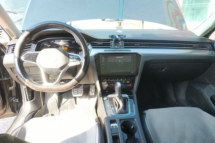 Used Volkswagen Magotan 2023 2 Million Units Limited Edition 330TSI DSG Leading Version