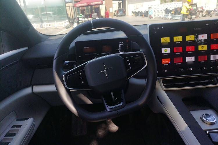 Used Polestar 4 2024 Dual-Motor Long-Range PLUS Dual-Star Connectivity Edition Steering Wheel
