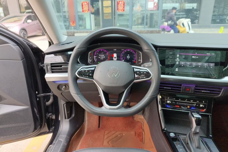 Used Volkswagen Passat 2024 380TSI Dragon Edition Steering Wheel