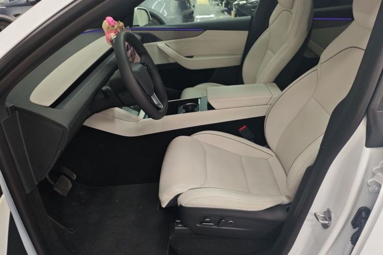 Used Tesla Model Y L 2025 Model Long-Range All-Wheel-Drive Version
