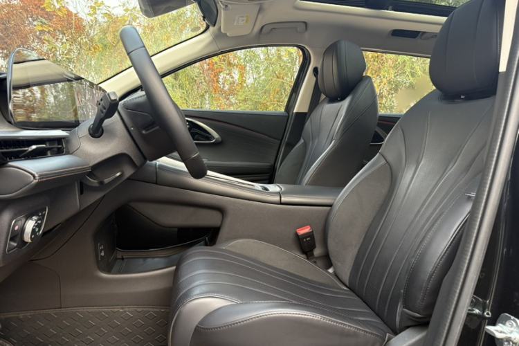 Used EXEED Lingyun 2024 300T Two-Wheel Drive Starlight Edition