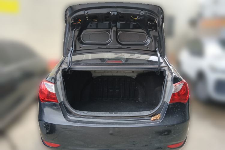 Used Hyundai Celesta 2011 1.6L Manual Comfort Edition Trunk