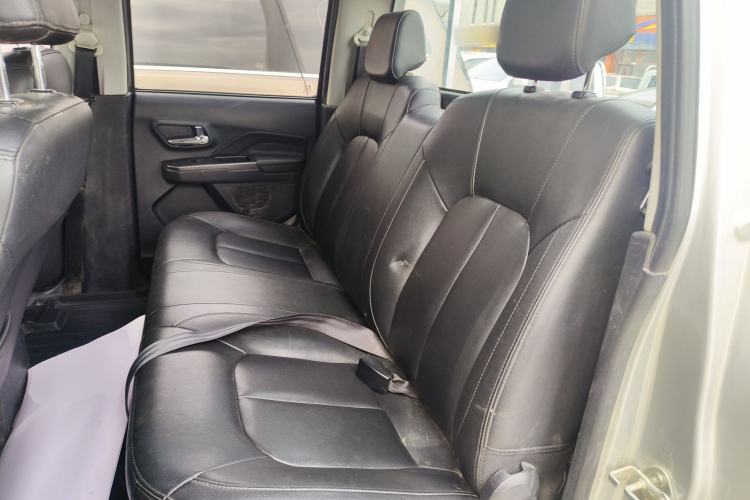 Used Great Wall Wingle 5 2017 2.0T European Version Diesel Two-Wheel Drive Advanced Large Double-Cab GW4D20E