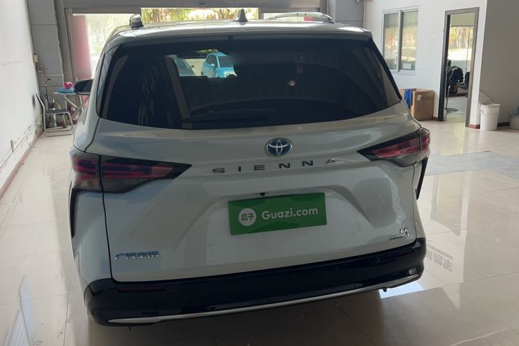 Used Toyota SIENNA 2024 2.5L Hybrid Comfort Edition Rear