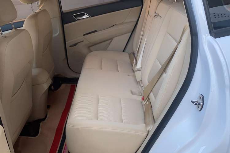 Used Zotye Domy X5 2017 Value Edition 1.6L Manual Comfort Model Interior 1